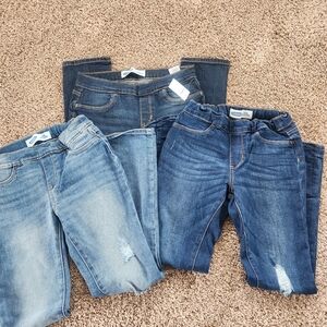 Old Navy Girls Skinny Jeans in Dark and Light Blue